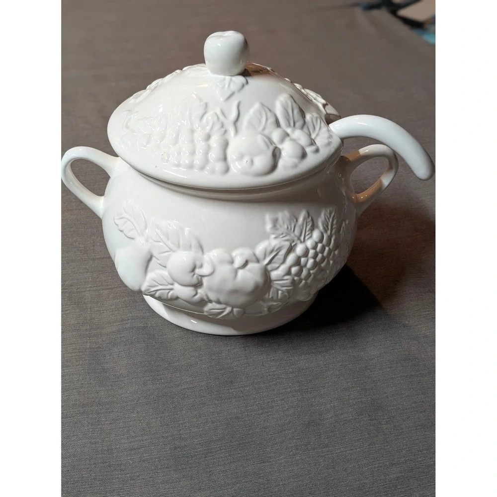 Tabletops Unlimited Nature White Embossed Fruit Soup Tureen with Lid and Ladle